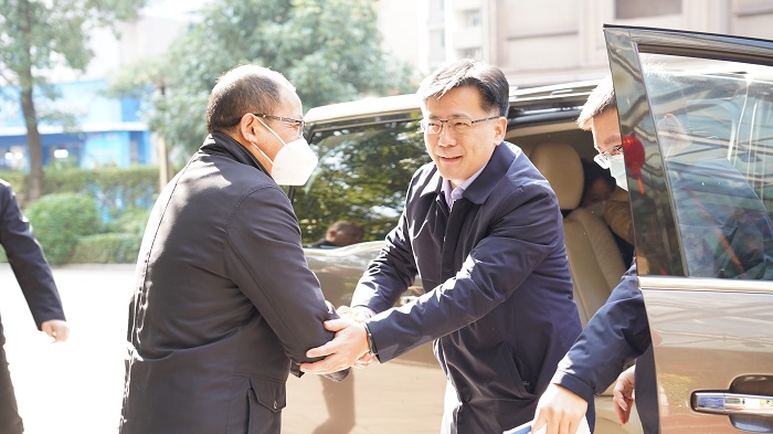 F:\yf\万搏（中国）
人官网oa推文及图片‚3\20230119（区长）\选.jpg