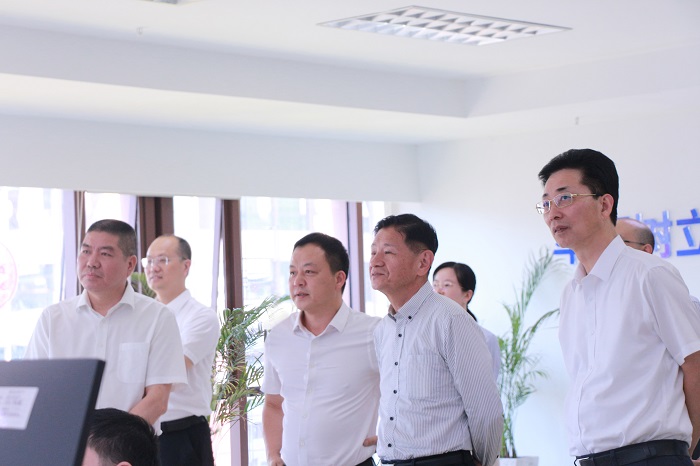 F:\yf\万搏（中国）
人.官网oa推文及图片4\2405\福建财政厅副厅长\选.jpg